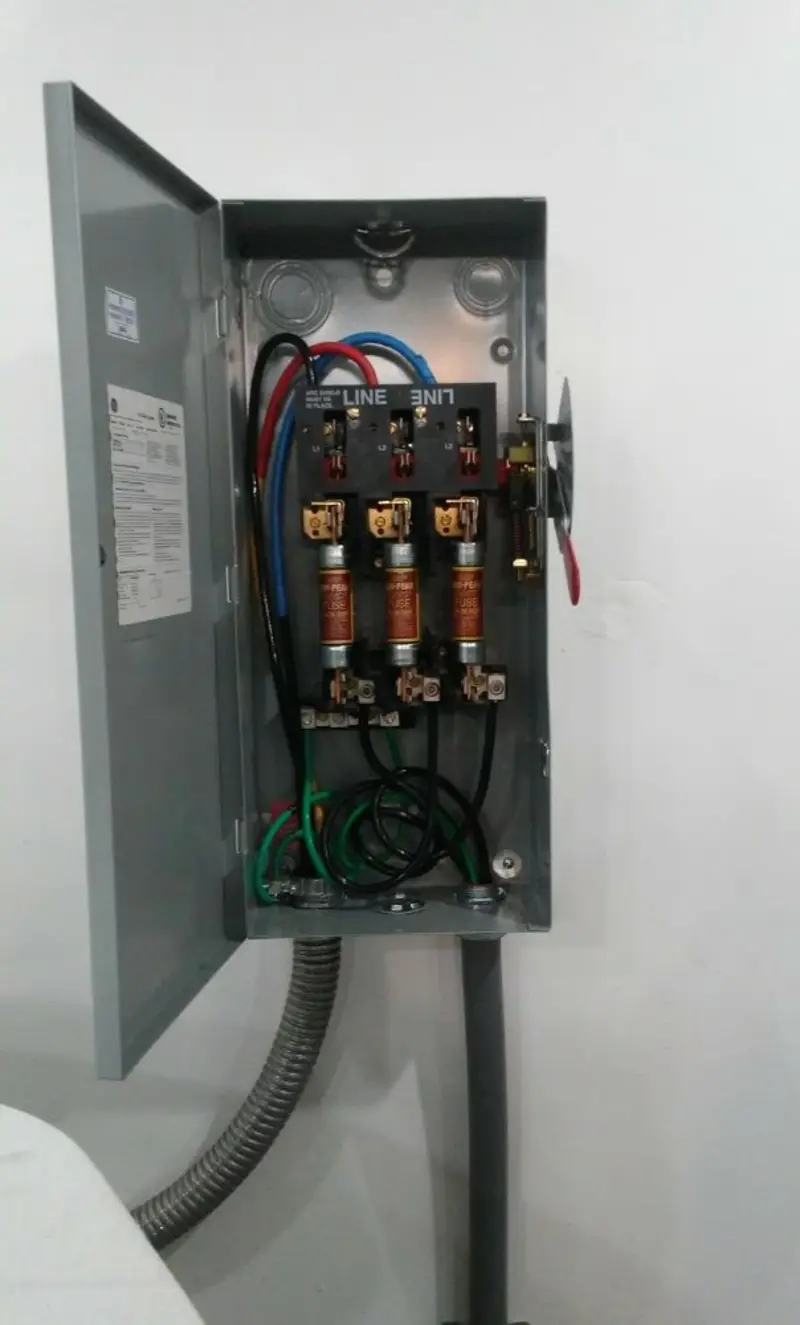 Three-phase disconnect switch installed for Smoke Detector Installation in Horicon